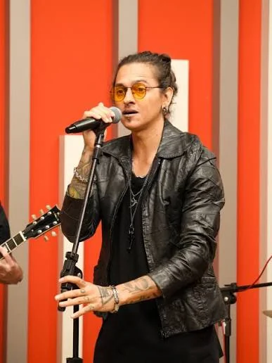 Marsu Frontini em apresentação - abrir vídeo no Instagram